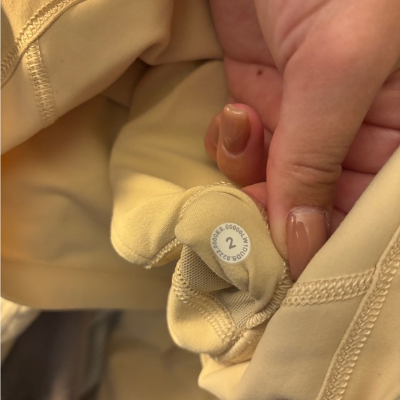 Lululemon Athletica Cream Fitted Crop Tank Top - Picture 8 of 9